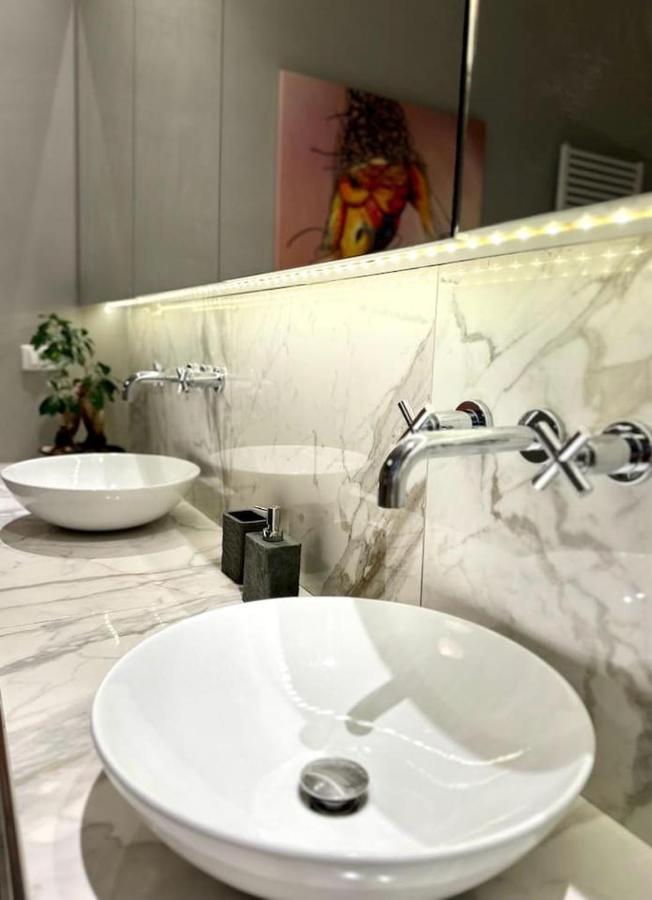 Bay Of Art Apartment ตรีเอสเต ภายนอก รูปภาพ