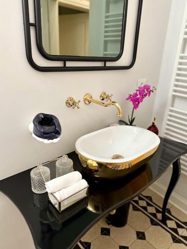 Bay Of Art Apartment ตรีเอสเต ภายนอก รูปภาพ